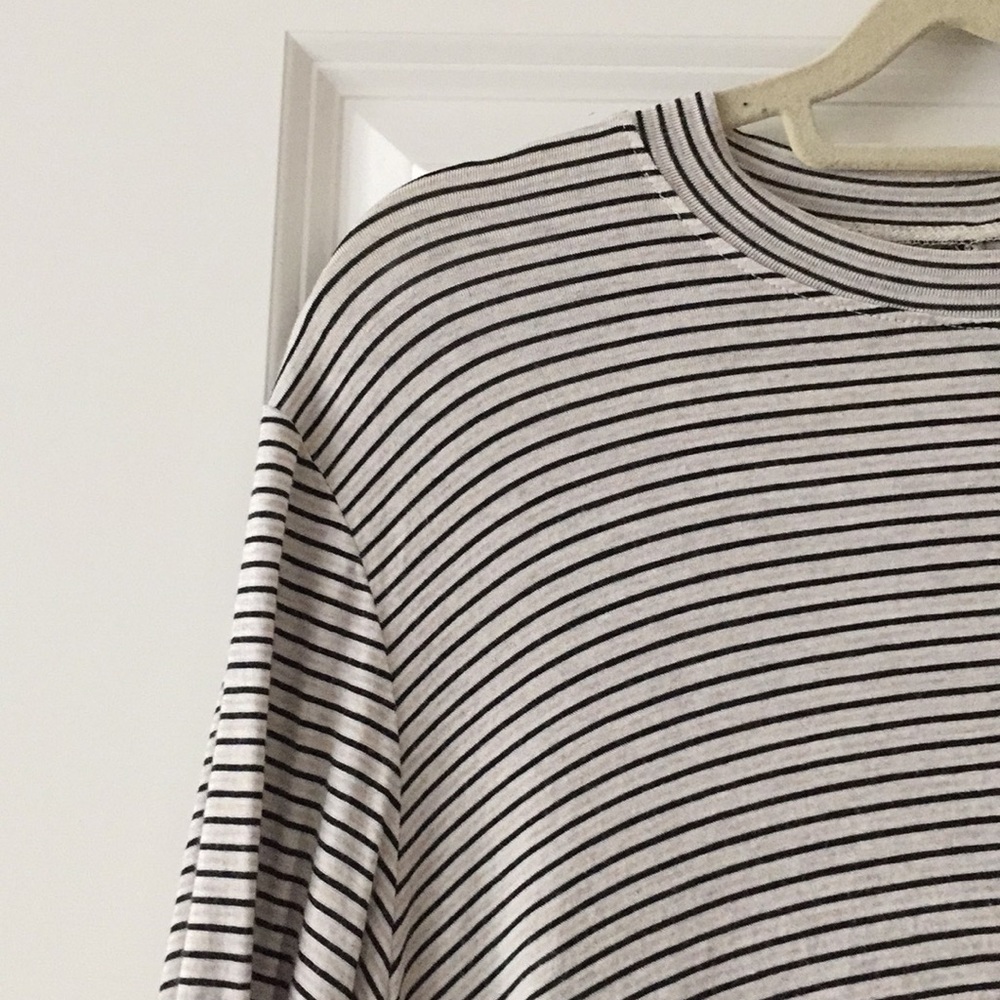 loose fitting stripped shirt